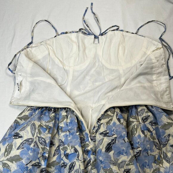 ASTR the Label Larissa Floral Bubble Mini Dress Corset Blue White Medium - Picture 15 of 16